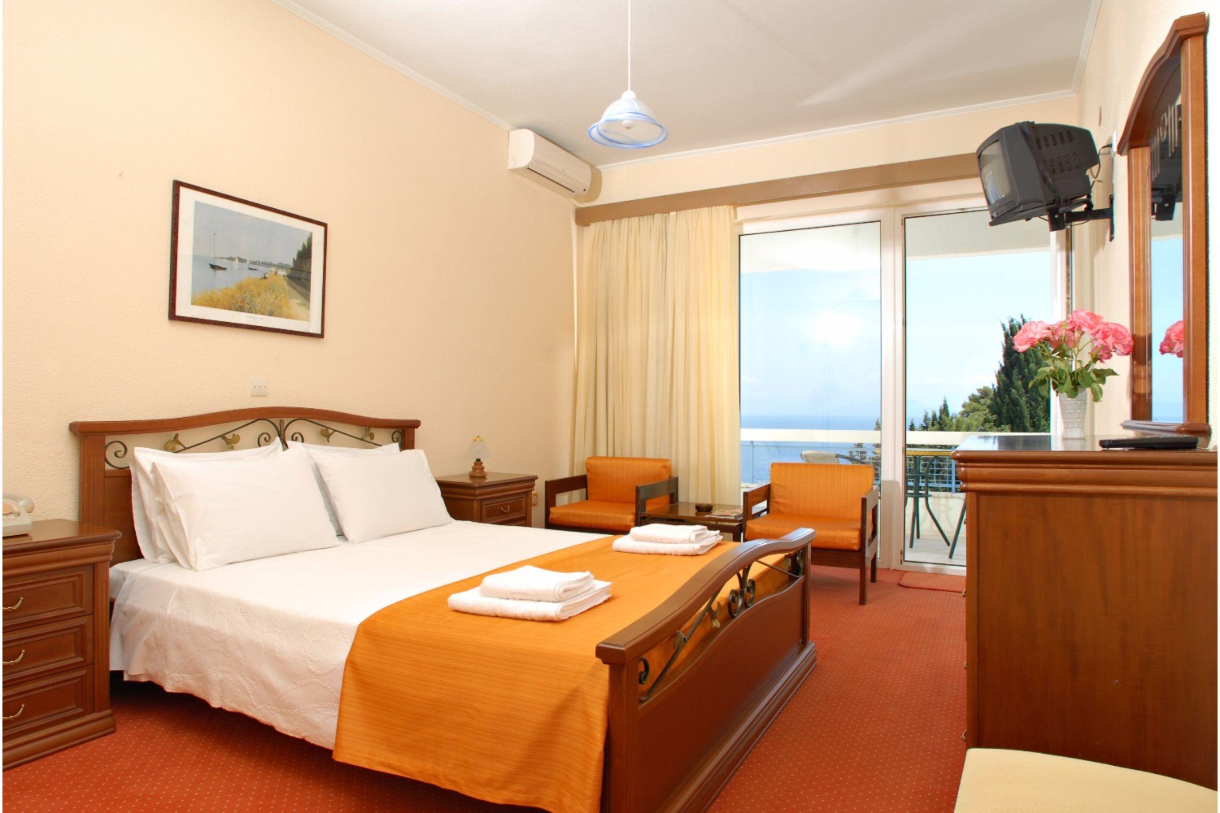 Alexandros Hotel Перама Екстериор снимка