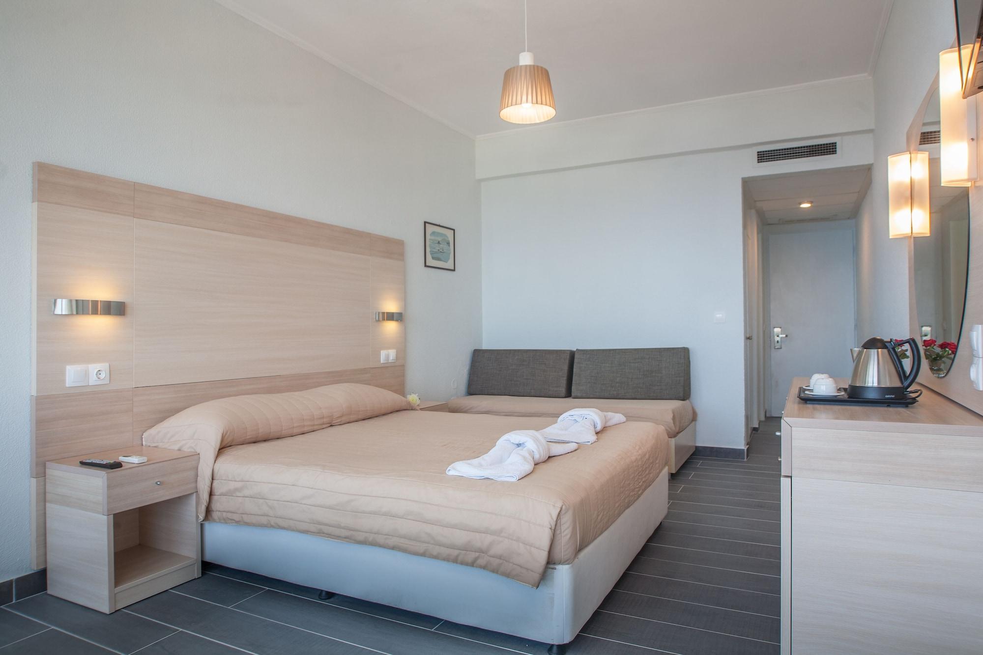 Alexandros Hotel Перама Екстериор снимка