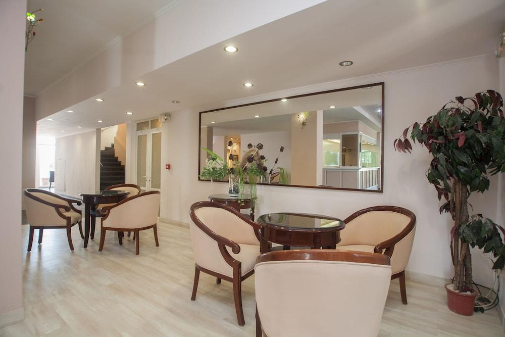 Alexandros Hotel Перама Екстериор снимка