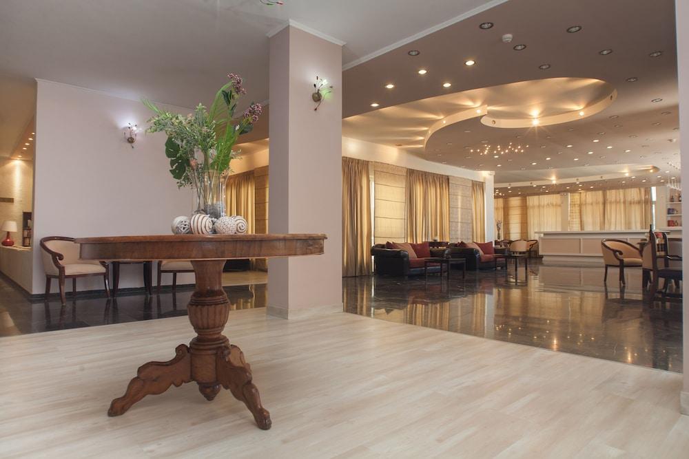 Alexandros Hotel Перама Екстериор снимка