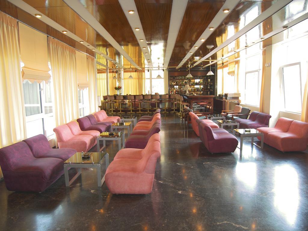 Alexandros Hotel Перама Екстериор снимка