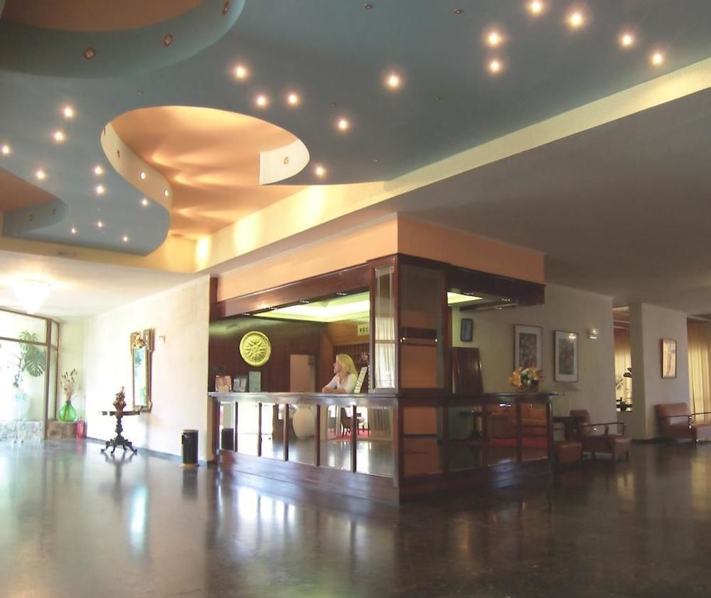 Alexandros Hotel Перама Екстериор снимка