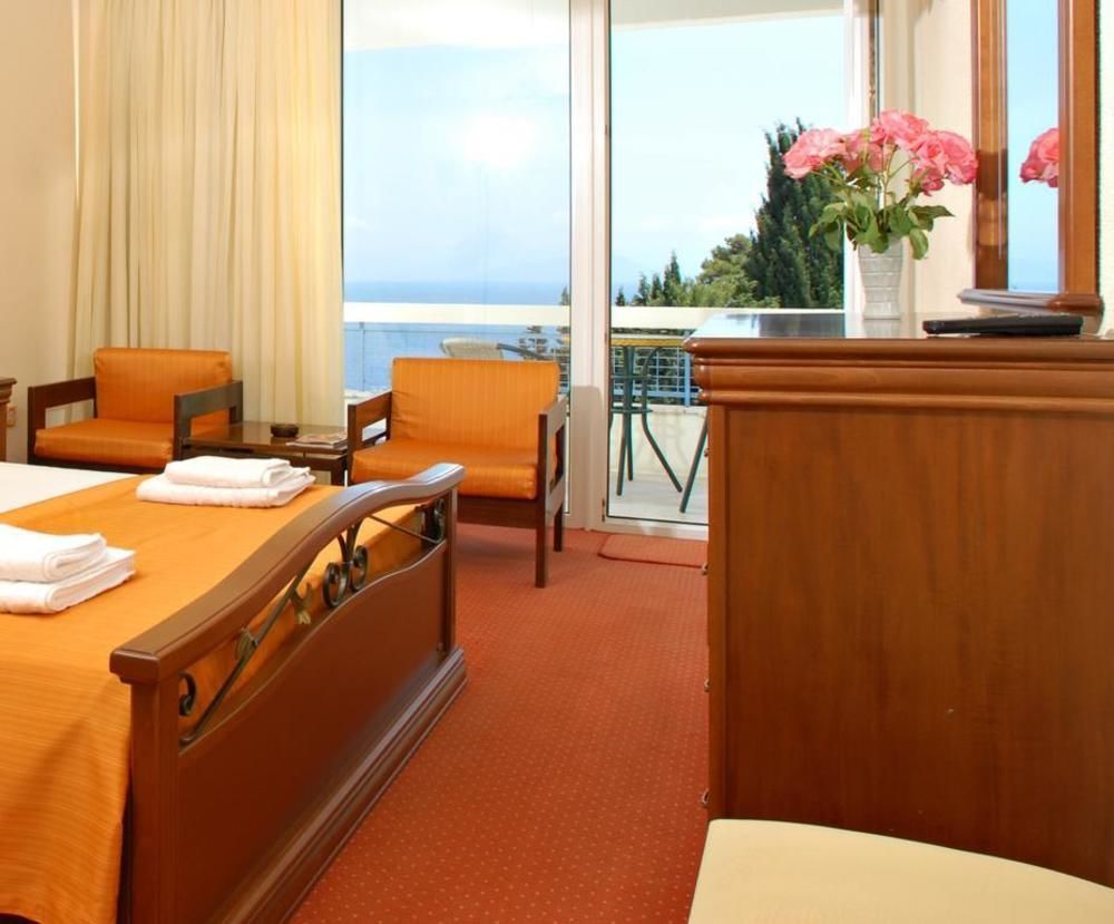 Alexandros Hotel Перама Екстериор снимка